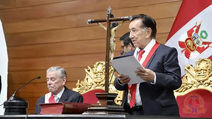 La historia detrás de la polémica entrega de la banda presidencial