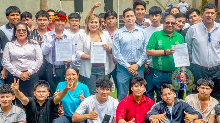 Impulsan becas universitarias para jóvenes de los pueblos originarios